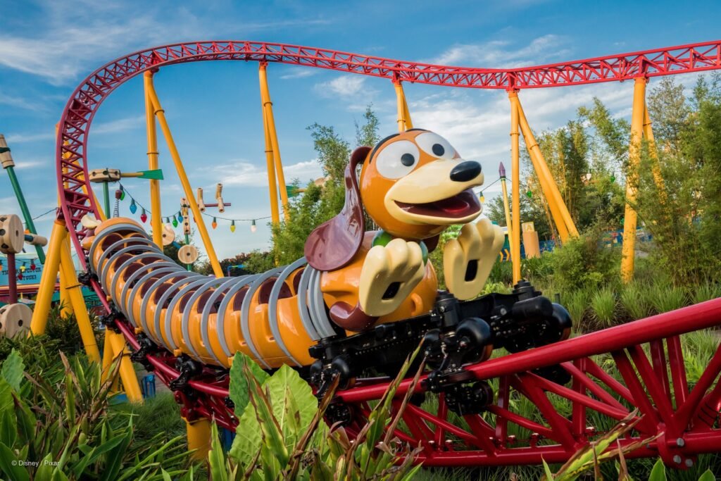 Montanha-russa Slinky Dog Dash na área Toy Story Land do Hollywood Studios