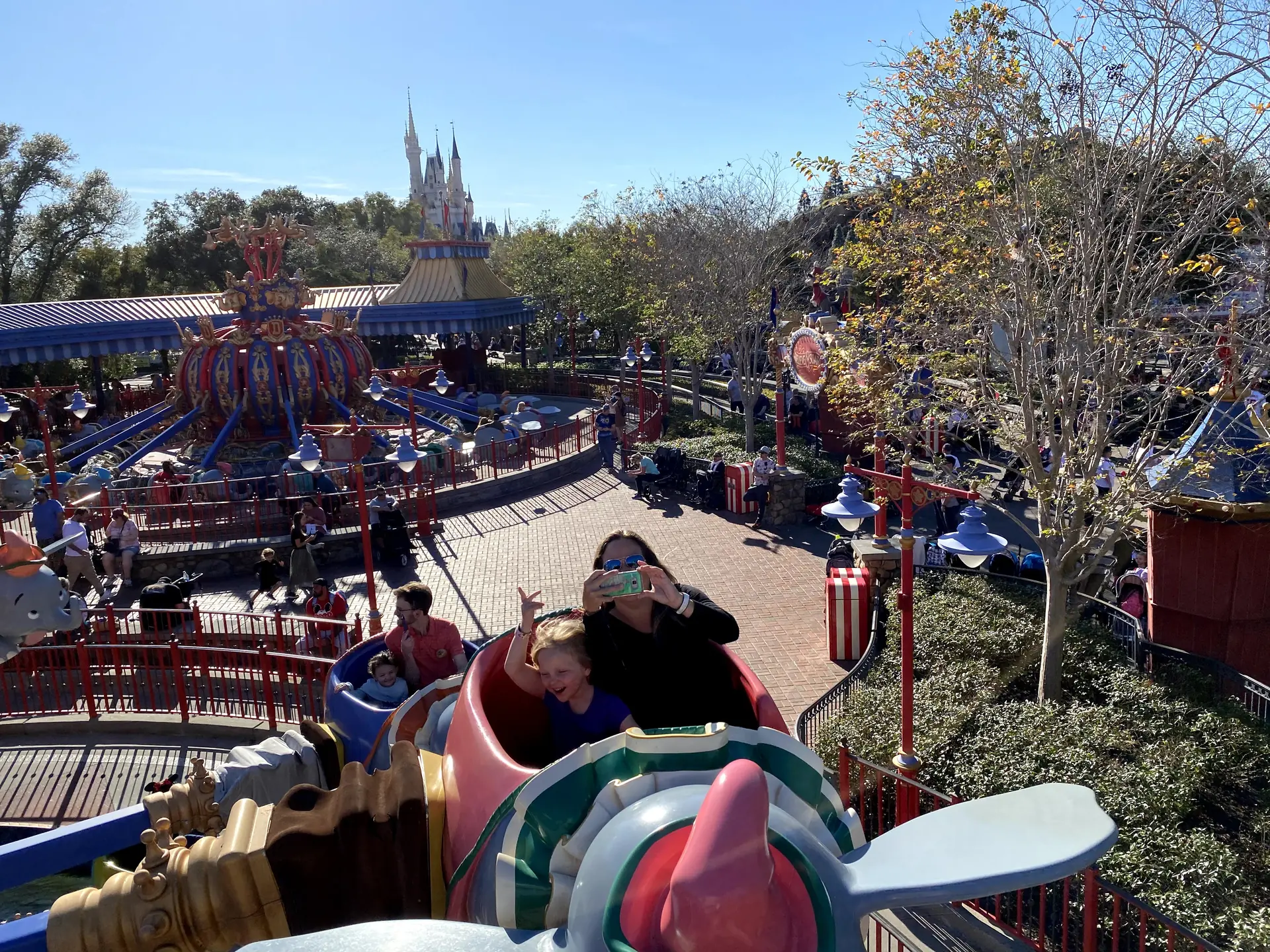 Vista da atração Dumbo no Magic Kingdom
