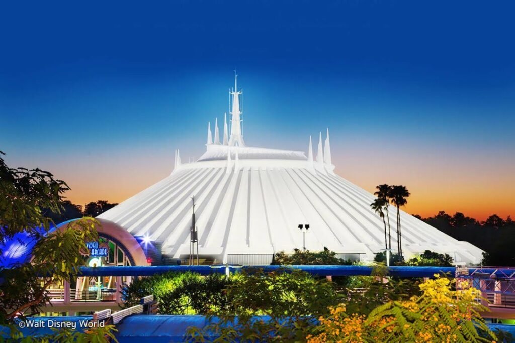 Space Mountain vista da Tomorrowland no Magic Kingdom